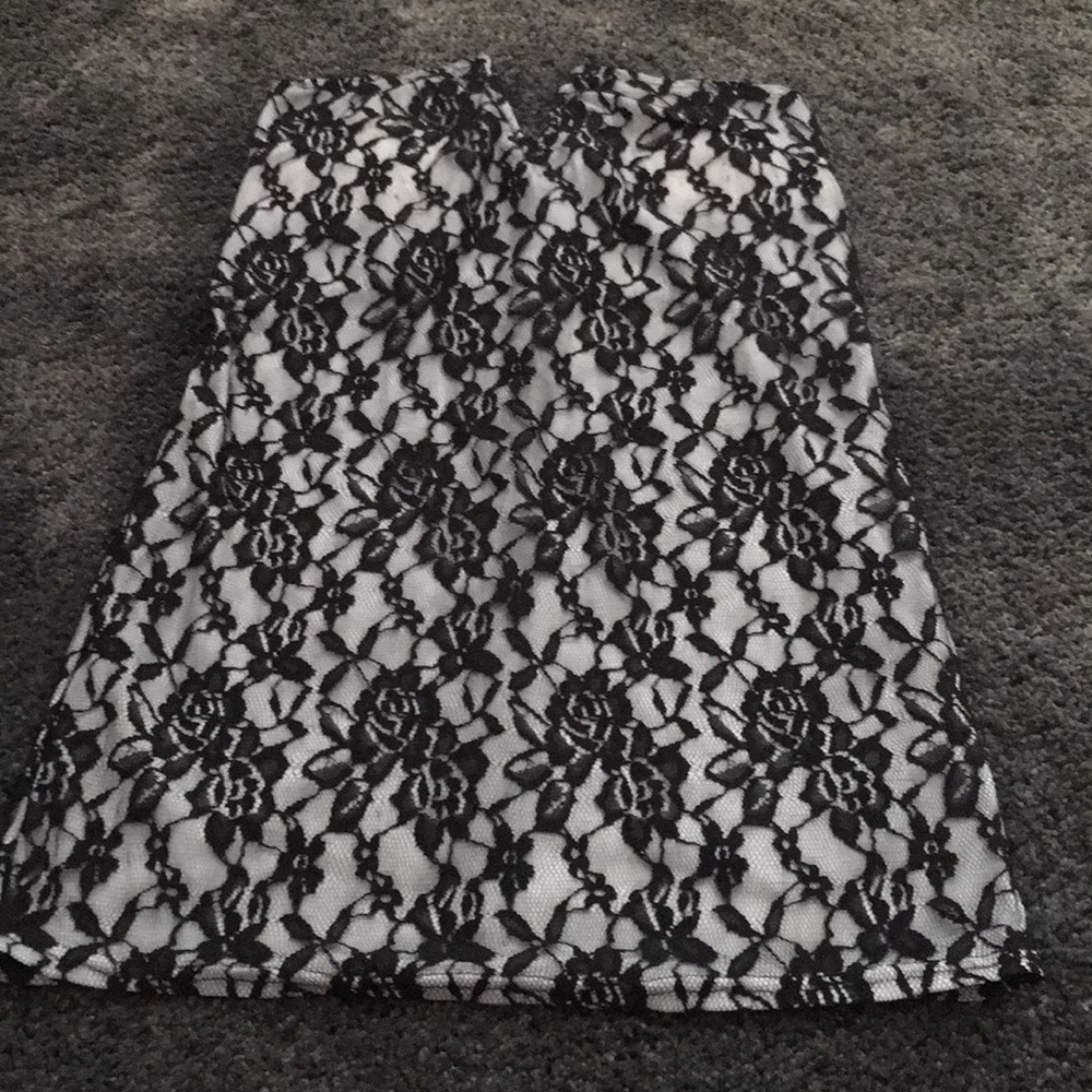 Semi deep V strapless black floral lace dress